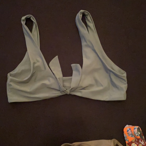 Bikini- 4 pcs size small. All $20 items in my closet are 2/$30 - Picture 6 of 7